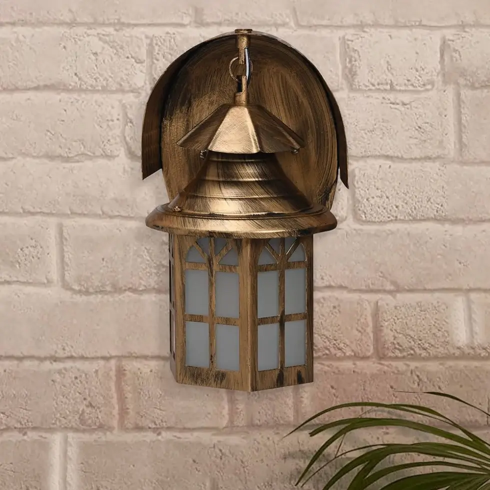 antique-hut-wall-light
