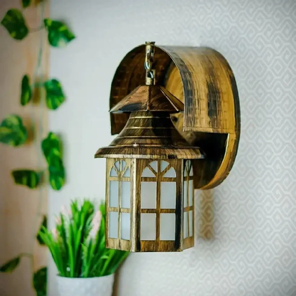 antique-hut-wall-light